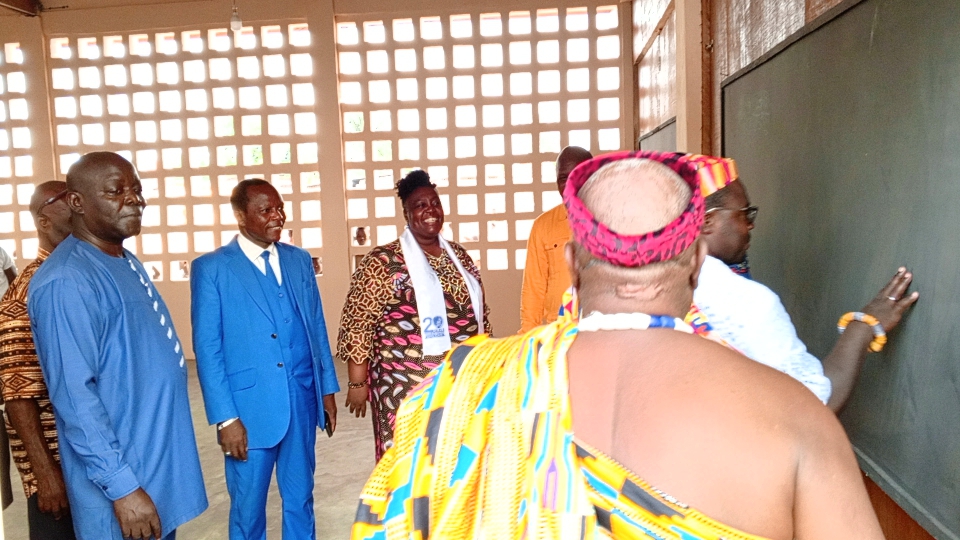 Golfe 1 : la conseillère municipale, DOSSEH Sonia, offre un bâtiment de trois salles de classe à l’EPP Bè Dénouvimé