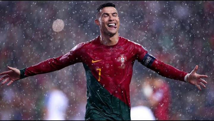 célébration de Cristiano Ronaldo sur un de ses buts en sélection