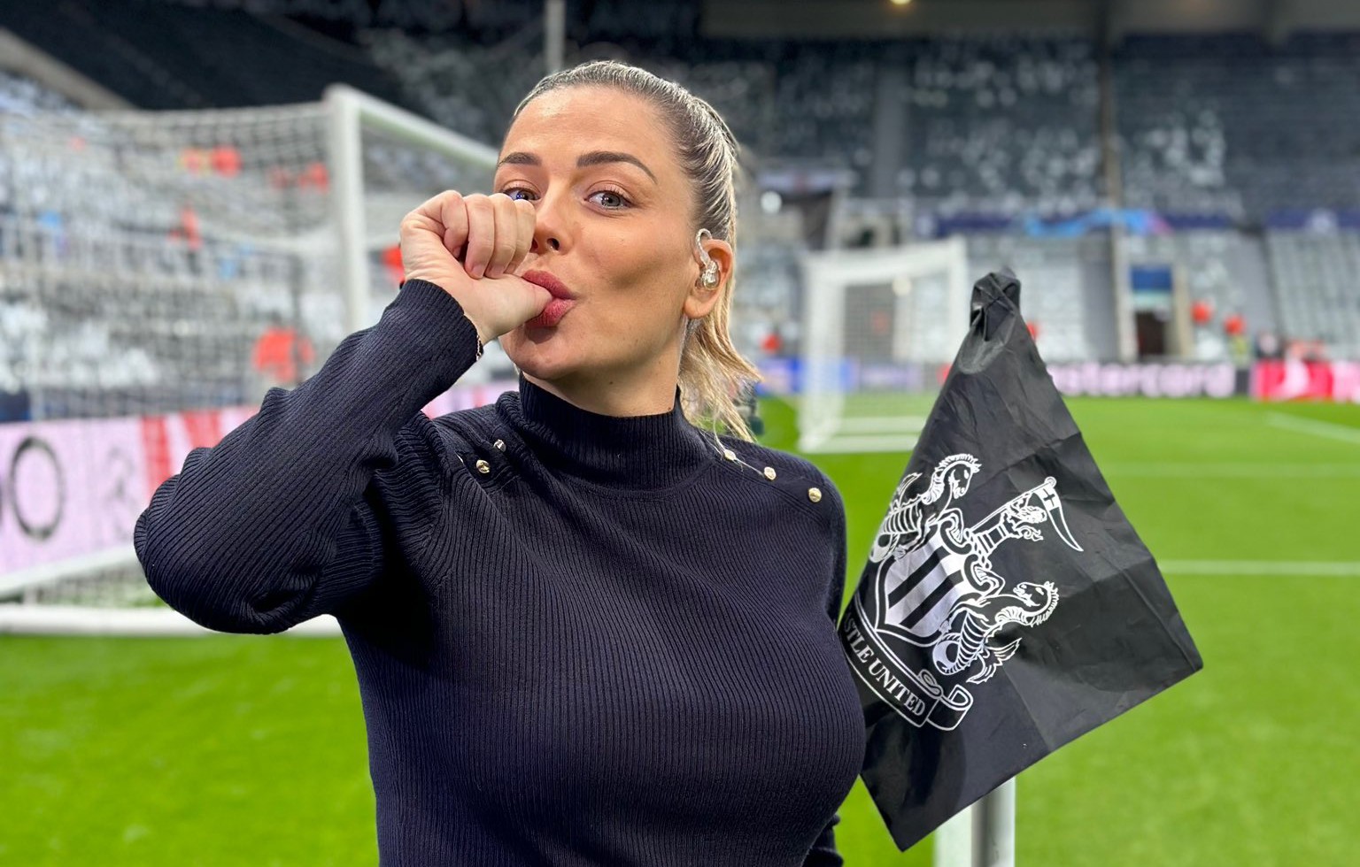 Laure Boulleau, La consultante du Canal Football Club devient maman |  Lintegral