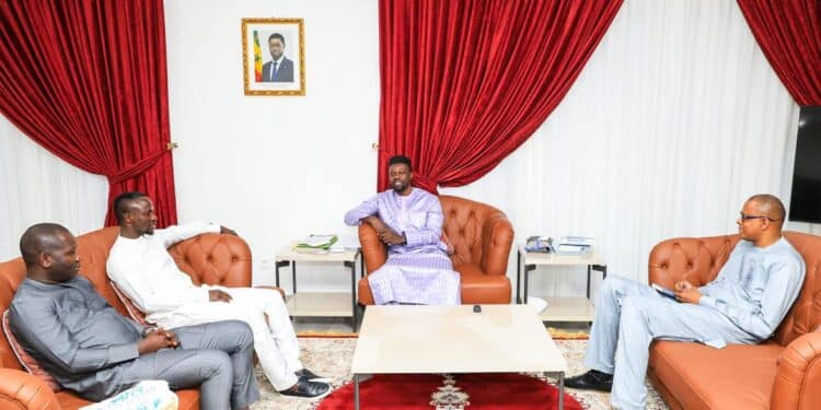 Echanges stratégiques entre Ousmane Sonko et Sadio Mané