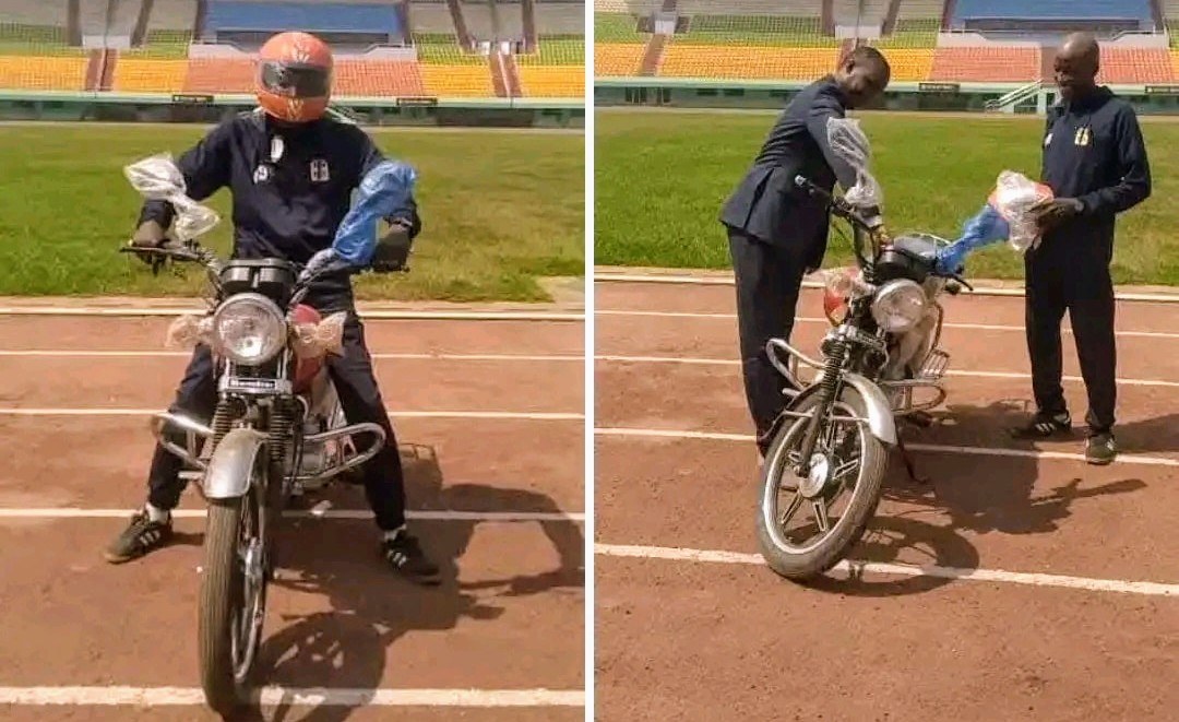 Football : une moto neuve pour honorer ce sélectionneur africain