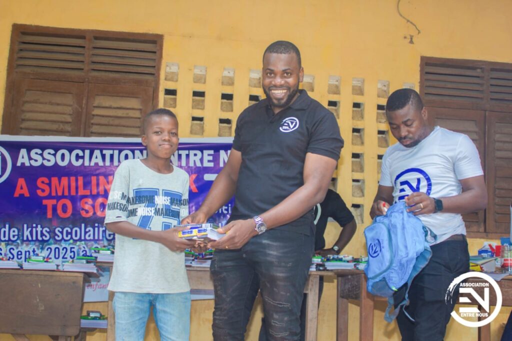 Rentrée scolaire 2025-2026 : l’association « Entre Nous » donne du sourire aux enfants démunis de Sodo