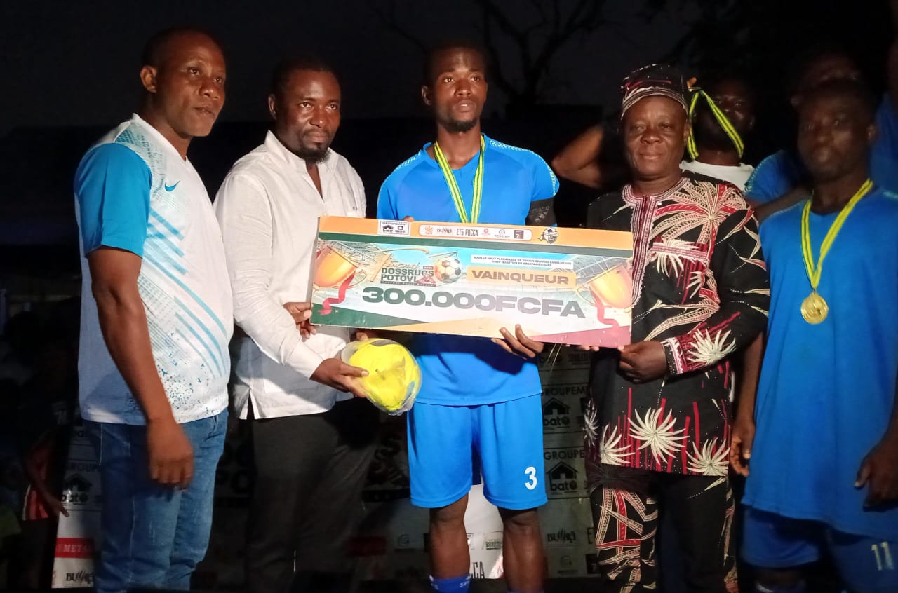 Succès du tournoi « Dossrucs Potovi » : l'impact inestimable de Togbui Lanklivi 1er, chef quartier d'Adakpamé Kpota-Colas