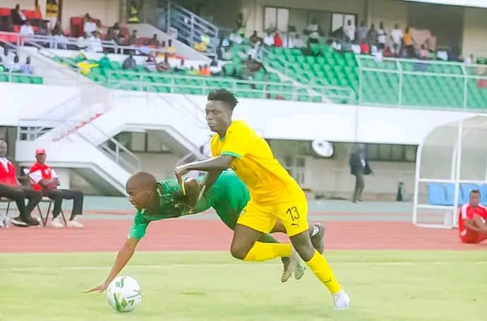 Koffi Ayivi Bernardin : un jeune talent togolais à suivre de près