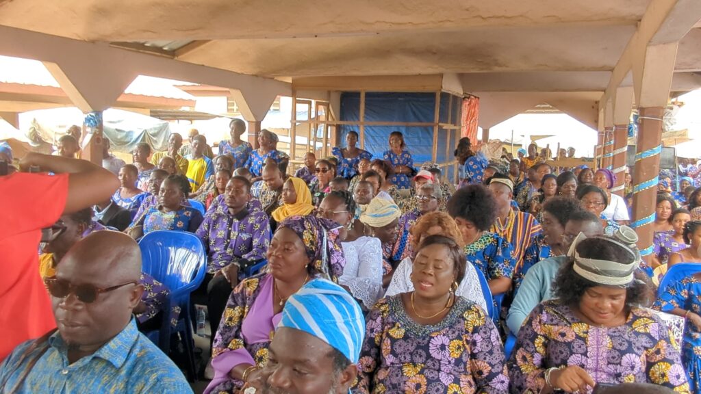 Surprise et soutien : le marché d’Adidogomé-Assiyéyé célèbre sa commerçante élue Maire