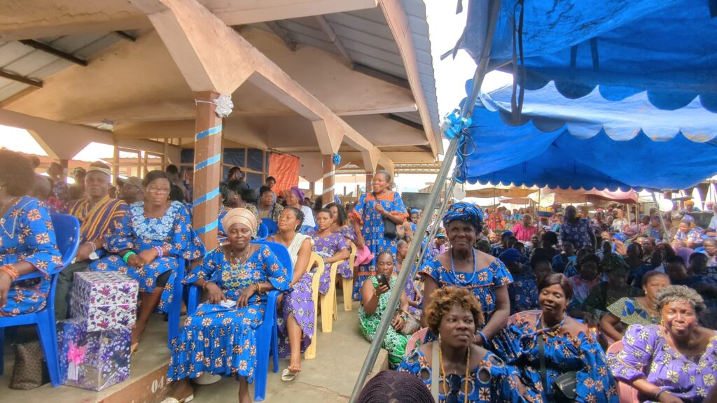 Surprise et soutien : le marché d’Adidogomé-Assiyéyé célèbre sa commerçante élue Maire