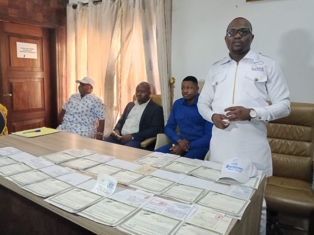 Programme Faure Dreams : des certificats de nationalité remis aux populations de la commune Golfe 2