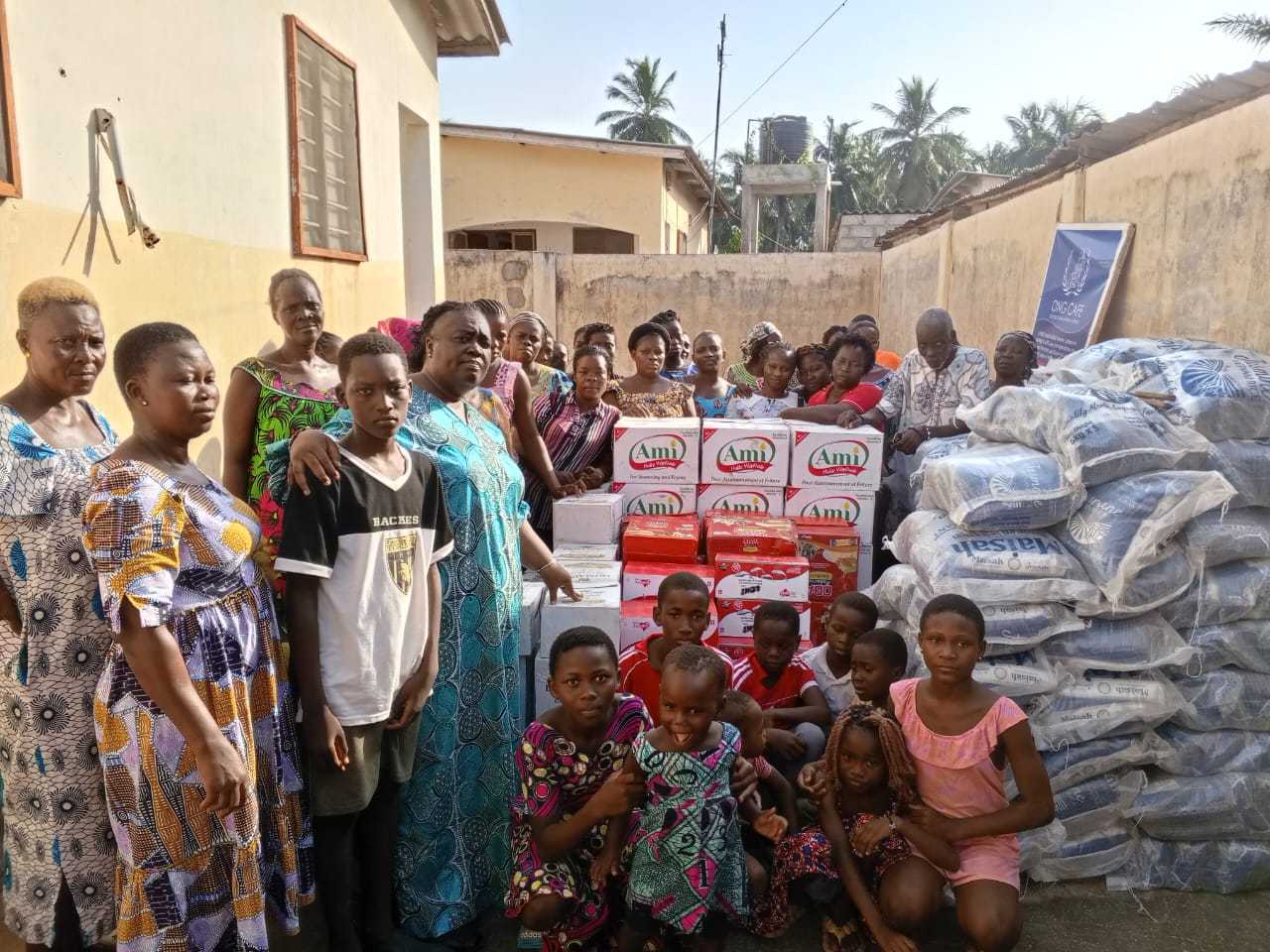 Fêtes de fin d'année : l’ONG CAFE assiste près de 700 femmes et enfants de deux communes