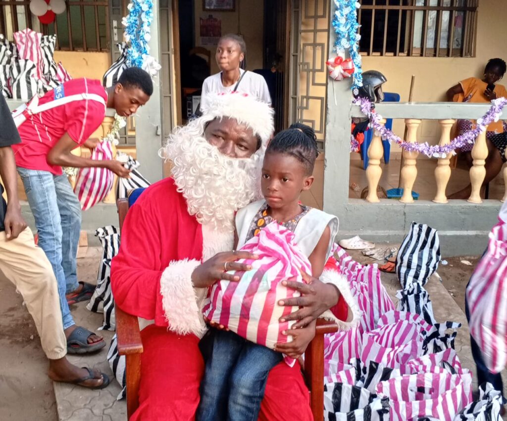 Fêtes de fin d'année : l’ONG CAFE assiste près de 700 femmes et enfants de deux communes