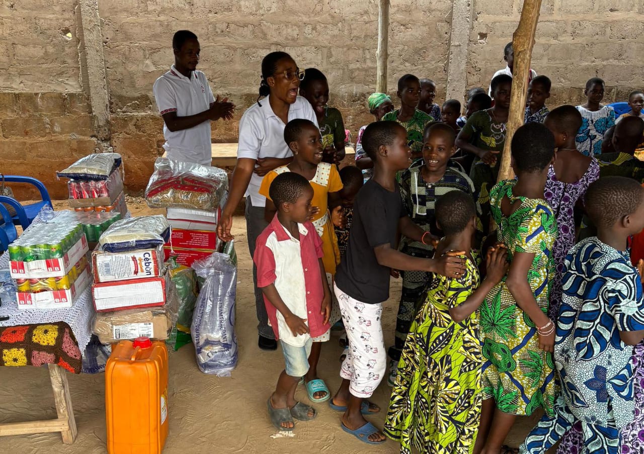 Fêtes de fin d’année : Roko Association apporte de la joie aux enfants de l'orphelinat Wisdom House