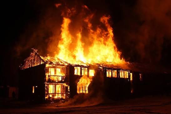 Incendie à Agoè Cacaveli : une femme et 3 mineurs perdent la vie