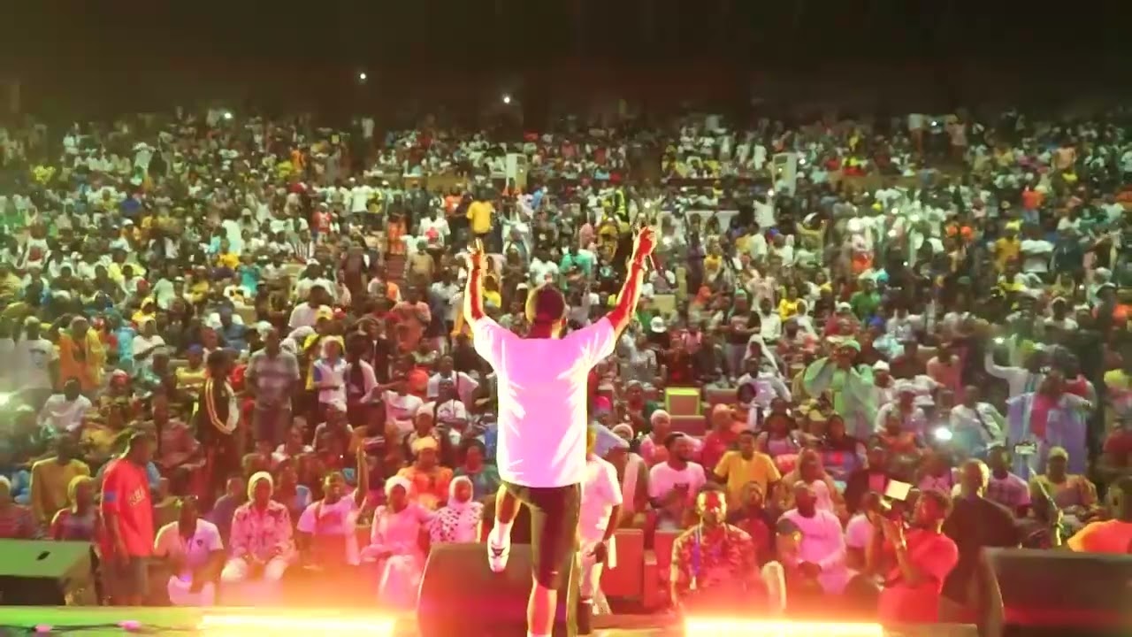 Grand concert de clôture du 9e congrès panafricain : Paki Chenzu, Singuila, Josey sur la scène du Palais des congrès de Lomé