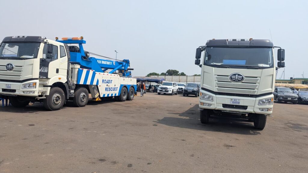 UNATROT : deux camions-grues neufs pour le remorquage des véhicules accidentés sur les corridors du Togo