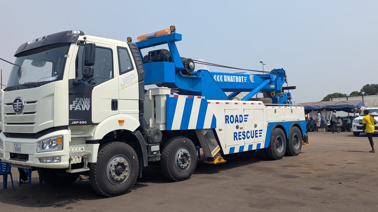 UNATROT : deux camions-grues neufs pour le remorquage des véhicules accidentés sur les corridors du Togo