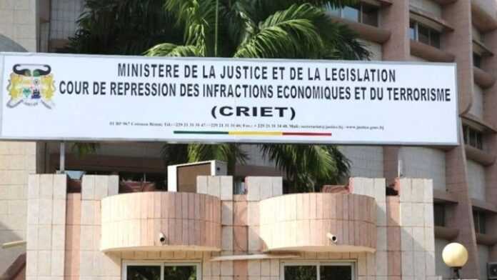 Bénin : un journaliste condamné à 5 ans de prison ferme