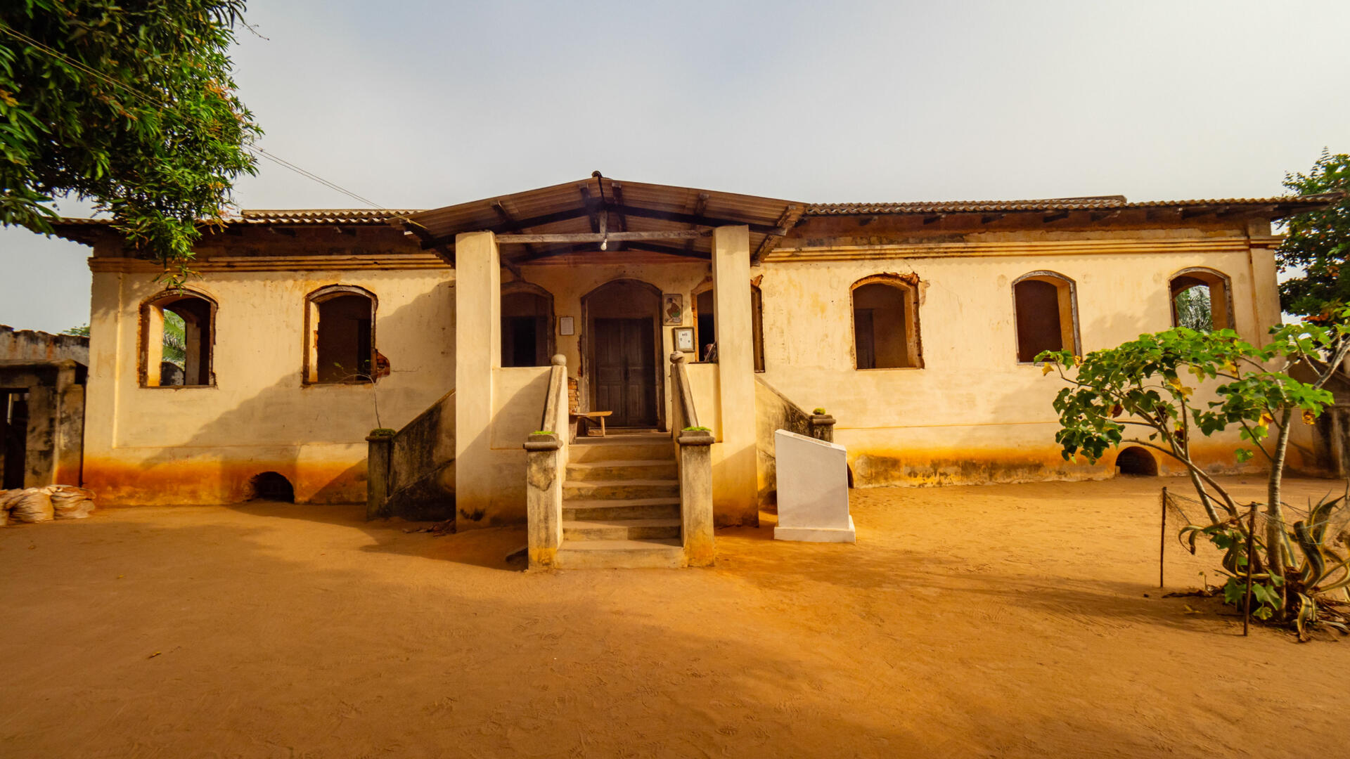 Décès de Papa Assiakoley : le MMLK rend hommage au gardien de la Maison des Esclaves d’Agbodrafo et fait des recommandations au gouvernement