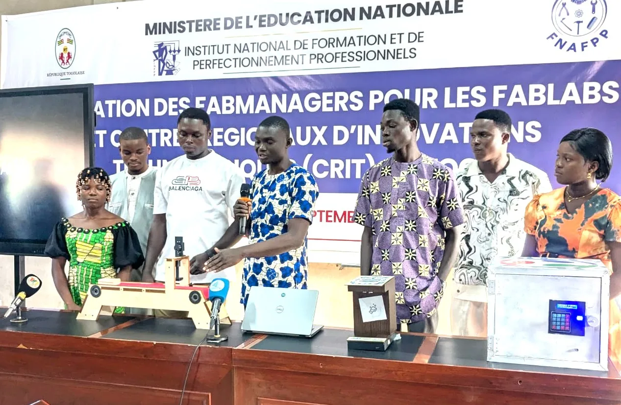 Togo : des Fabmanagers prêts à animer les laboratoires des collèges et lycées scientifiques ainsi que les CRIT