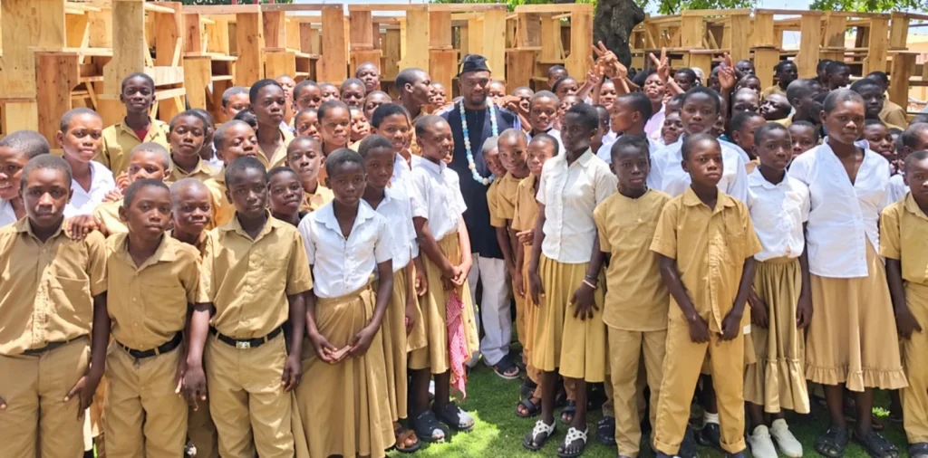 Adakpamé : Togbui Lanklivi 1er investit dans l’éducation des élèves